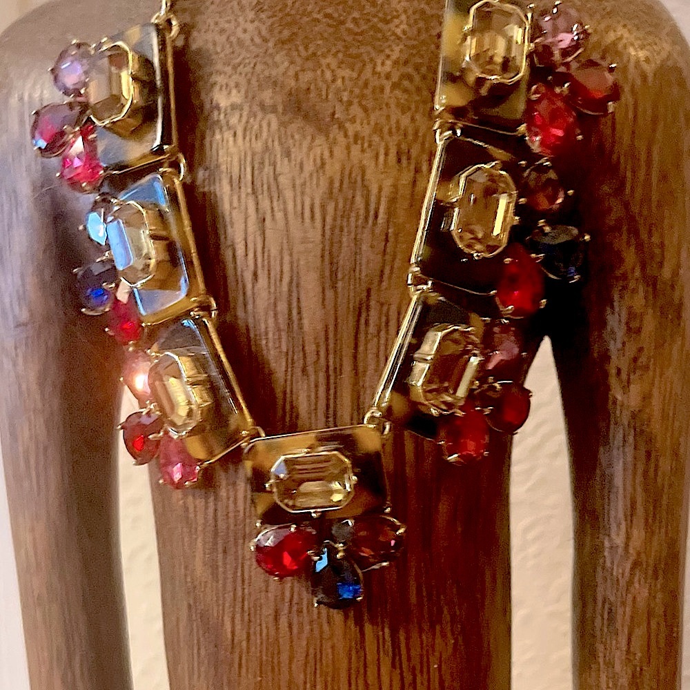 Elegant Gold, Tortoiseshell, and Multicolor Gemstone Necklace